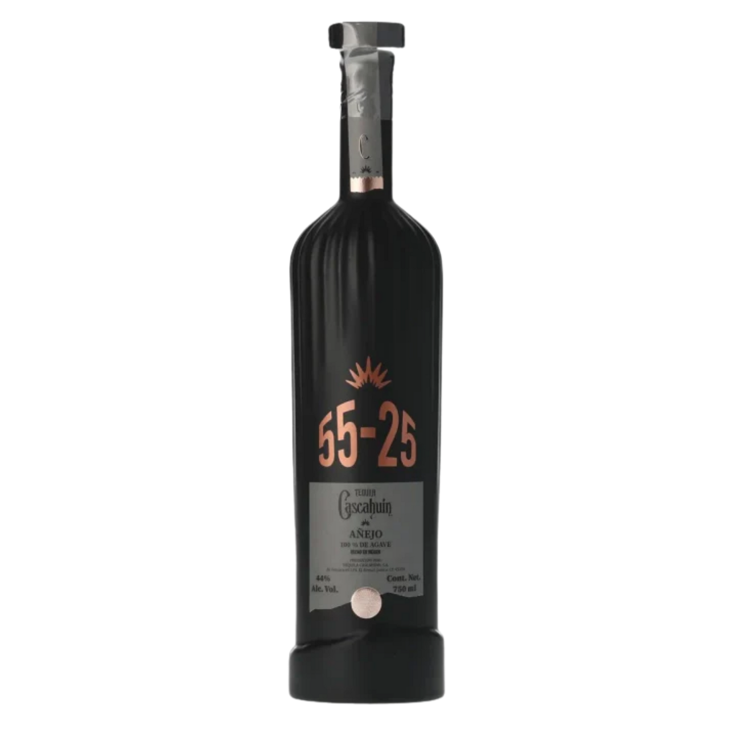 Black Cascahuin bottle 55-25 on a white background